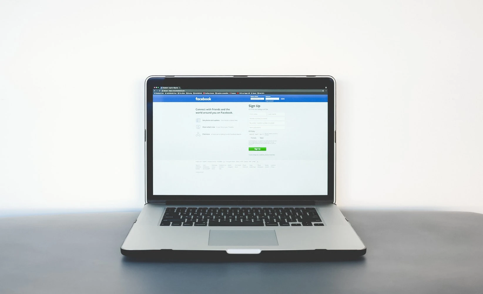 Sign-up Facebook on Laptop