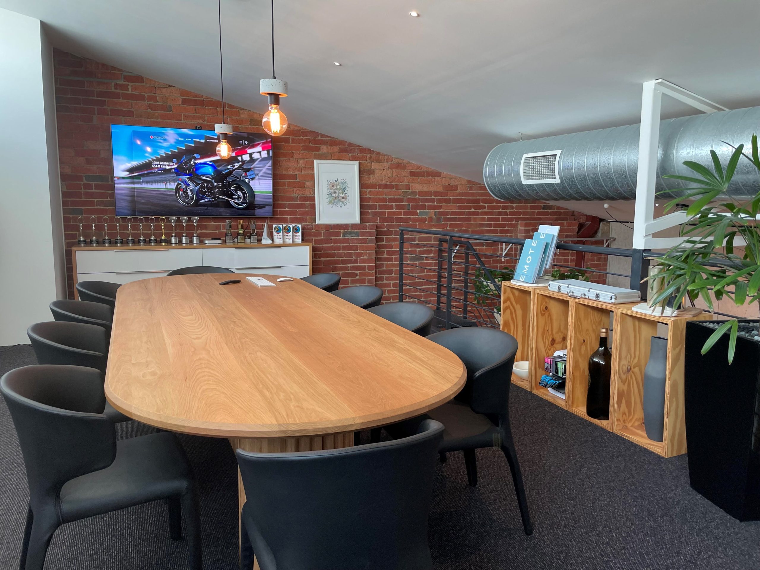 Rankuvo-X Office Meeting Space